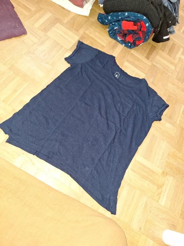Tee shirt bleu marine