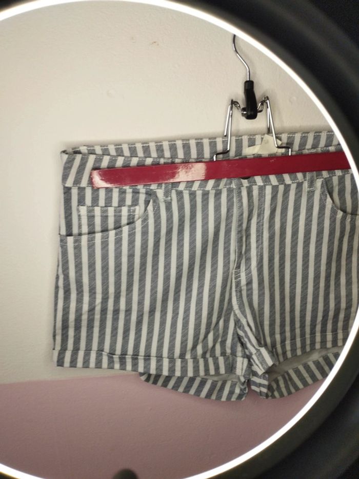 Short h&M taille 38 - photo numéro 2