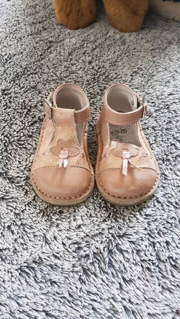 Chaussures taille 19