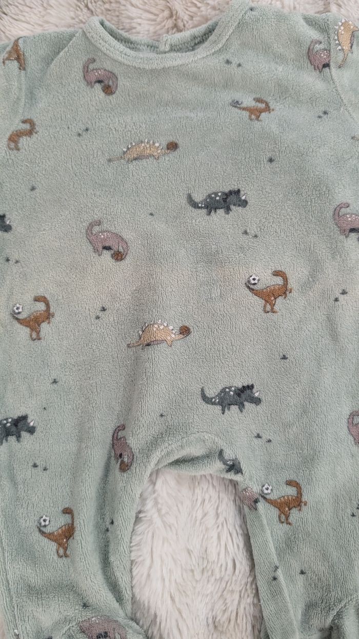 Lot de deux pyjamas Kiabi taille 1 mois - photo numéro 6