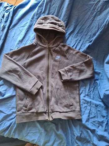 Veste nike air tbe   8 10 ans