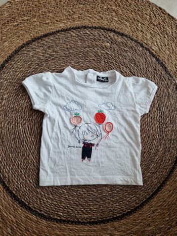 Joli tee-shirt manches courtes taille 9 mois