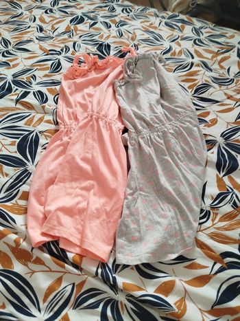 Lot 2 robes