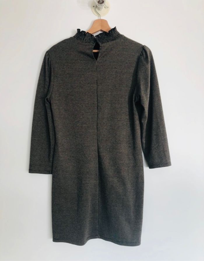 Robe  courte  mouchetée noire et marron « MANGO » Taille 40 - photo numéro 4