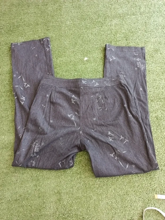 Pantalon motifs floral gris anthracite Camaïeu vintage taille 38 - photo numéro 7