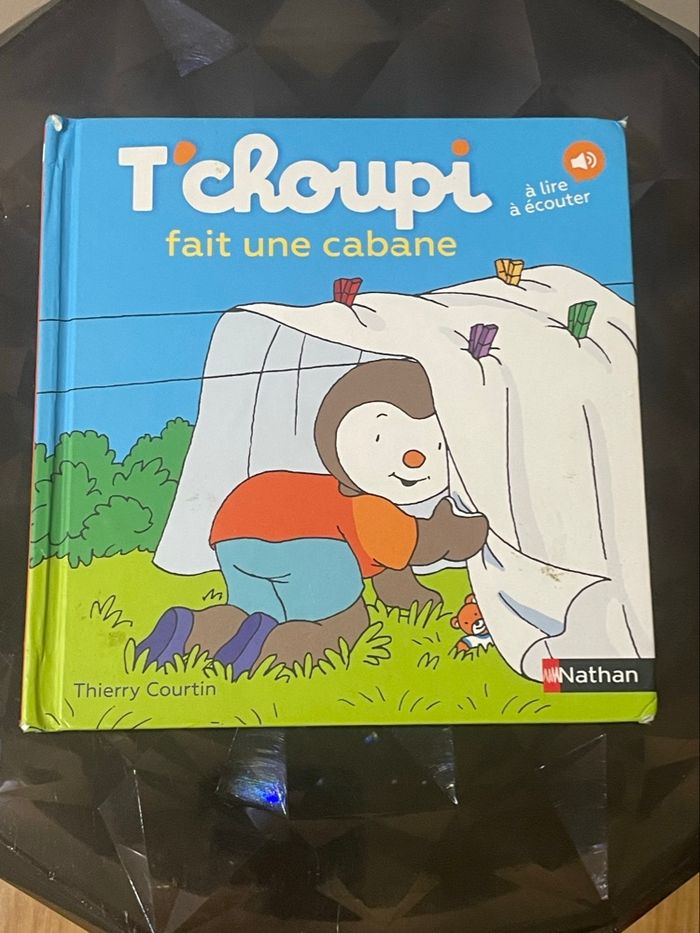 Livre Tchoupi fait une cabane