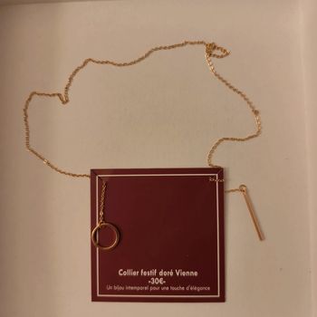 Collier festif doré vienne