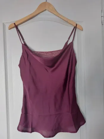 Magnifique haut col tombant détail dentelle