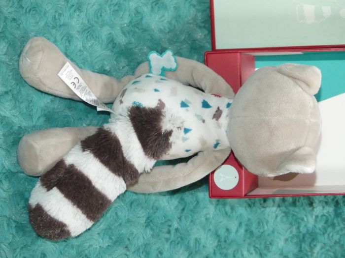 Doudou Léon raton laveur 27 cm Kaloo 🦝état neuf - photo numéro 3