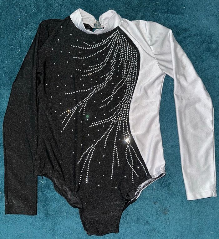 Justaucorps noir et blanc à paillettes