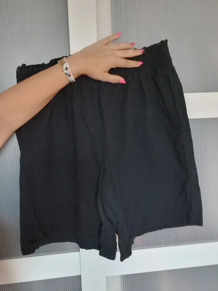 Short noir
