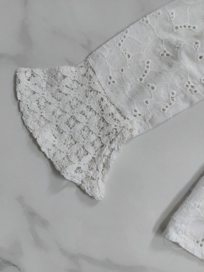 Top blanc épaules dénudées broderies anglaises taille L - photo numéro 3