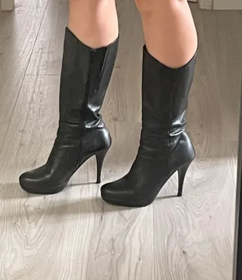 Bottes noires en cuir
