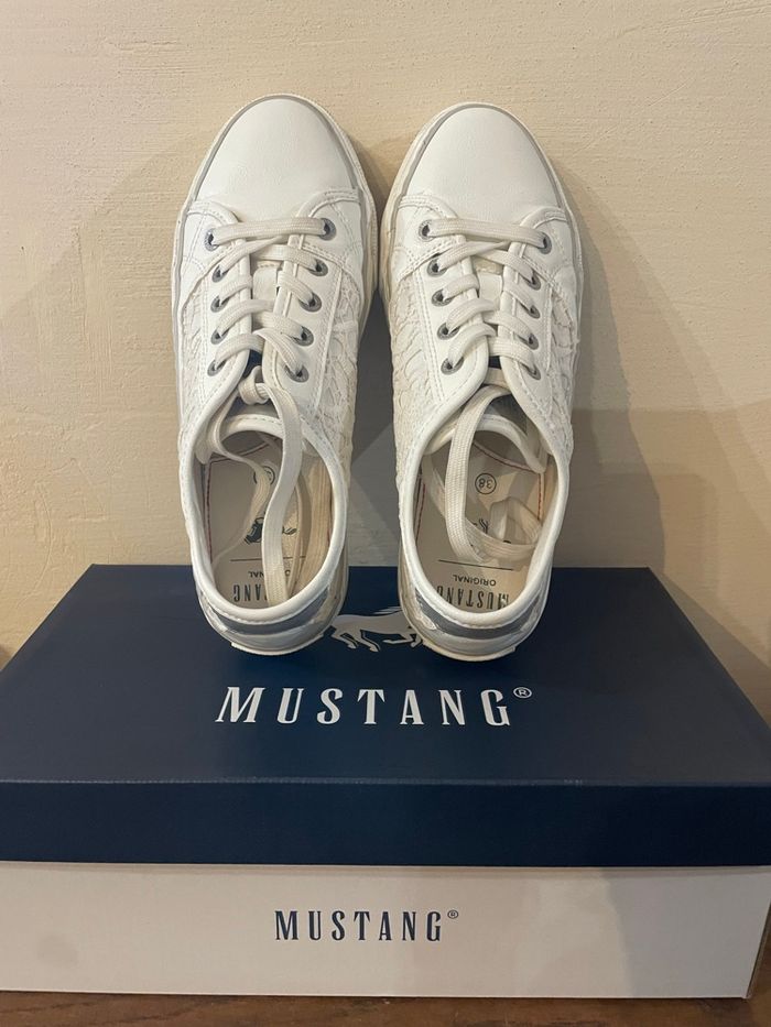 Chaussures blanches en dentelle Mustang T.38 - photo numéro 8