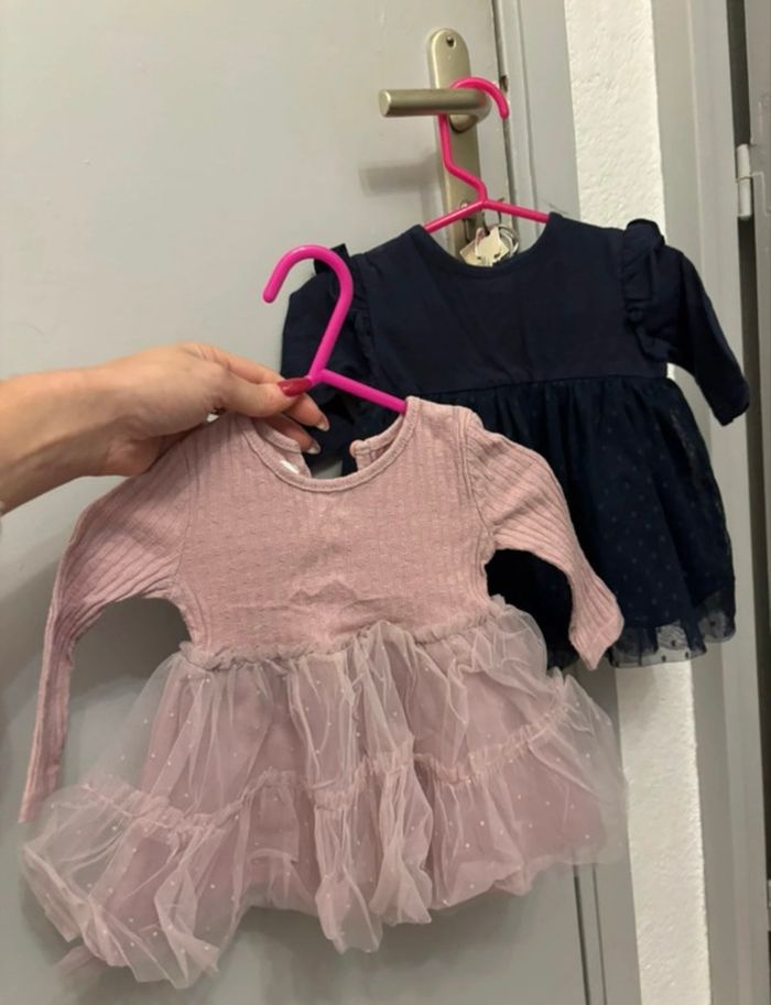 2 robes en tulle manches longues 3 mois - photo numéro 1