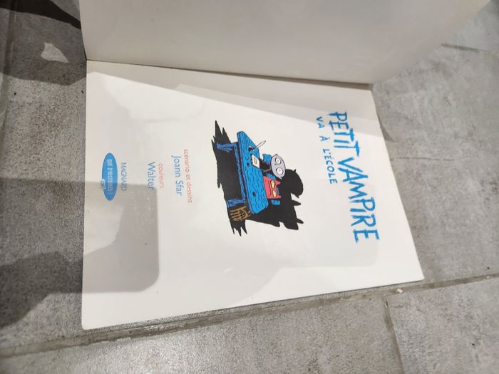 BD souple enfant : Petit vampire va à l'école - photo numéro 3