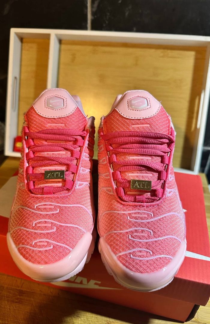 pink atlanta air max