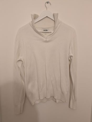 Pull blanc col zippé