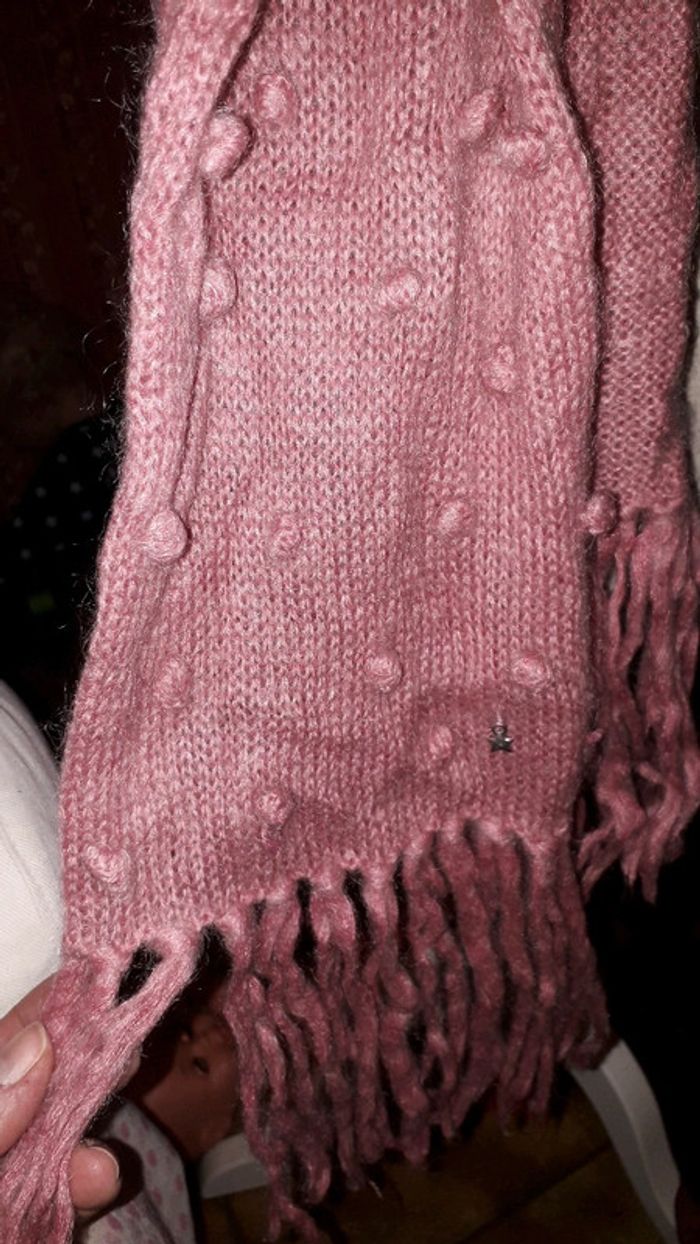 Echarpe vieux rose petites boules - photo numéro 2