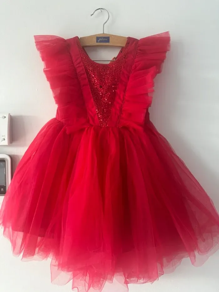 Robe créateur tape à l’œil