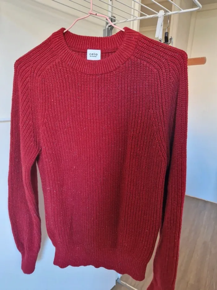 Pull rouge celio