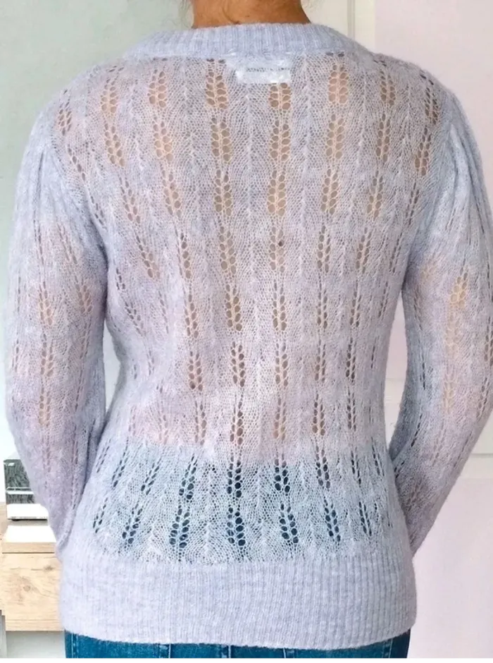 Pull maille ajourée - Laine - Mango - parme / lilas - S = XS actuel - Comme Neuf - photo numéro 4