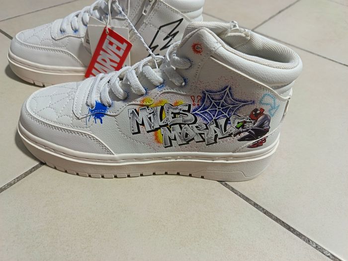 Baskets blanches Marvel neuves T36 - photo numéro 2