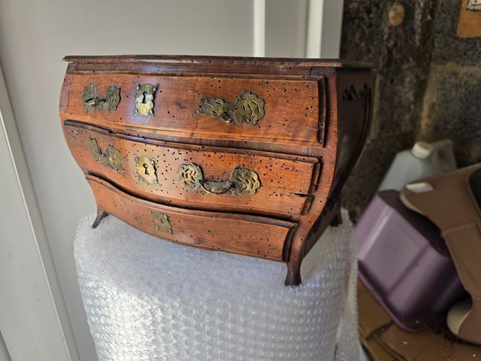 Ancien coffret sur commande