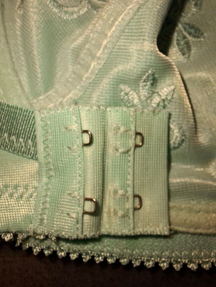 Soutien-gorge satiné bleu ciel brodé - Philis - 105E - photo numéro 4