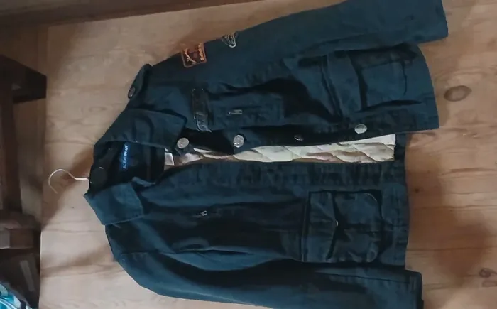 Blouson noir - photo numéro 4