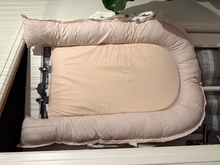 Cocon Nid Bébé / Réducteur de lit – MODA – étoiles gris - photo numéro 5