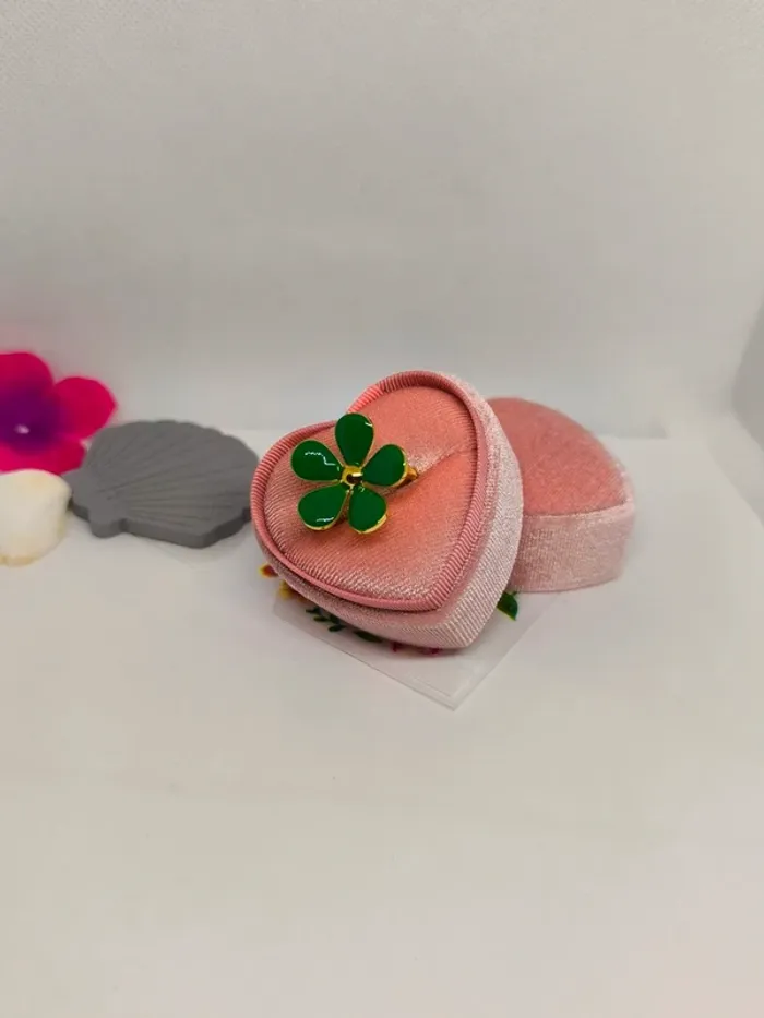Bague dorée avec fleur verte nacrée - photo numéro 5