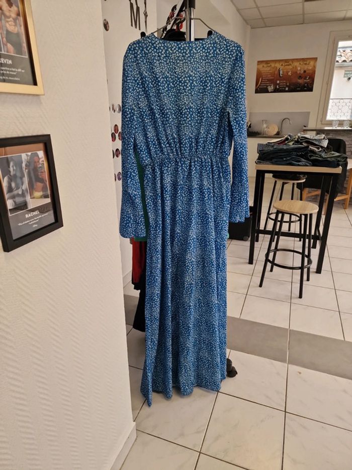 Robe longue avec manche - photo numéro 2