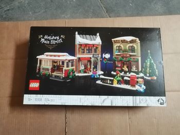Lego Icons Winter Village 10308 La Grande Récré rue décorée pour les fêtes (Holiday Main Street)

[NEUF]