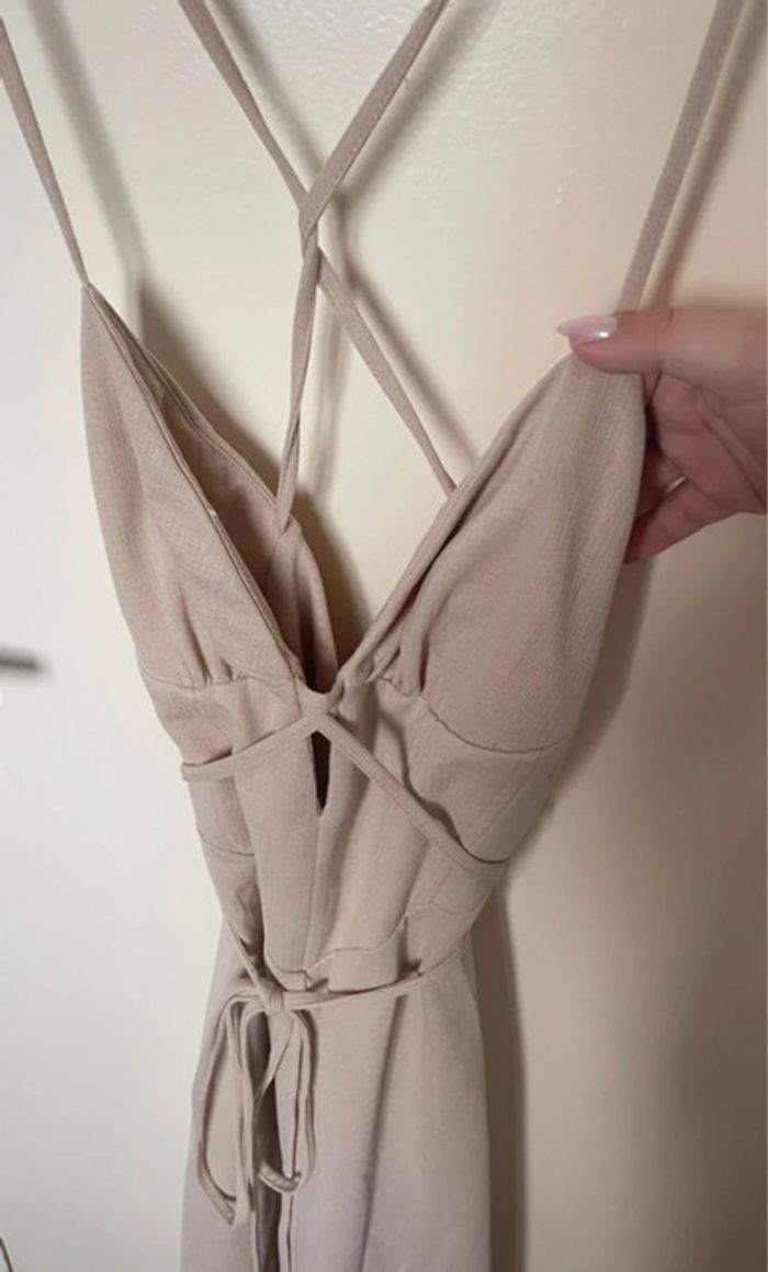 Robe classe asos en bon état taille 44 - photo numéro 2