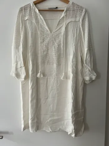 Robe blanche manches 3/4