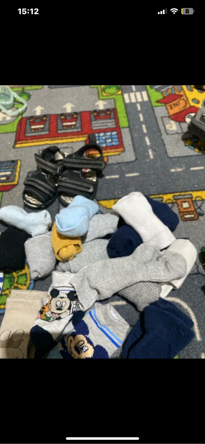 Lot chaussettes et protège genoux - photo numéro 2