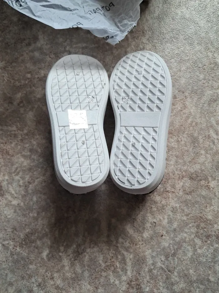 Chaussure neuf fille taille 25 - photo numéro 6