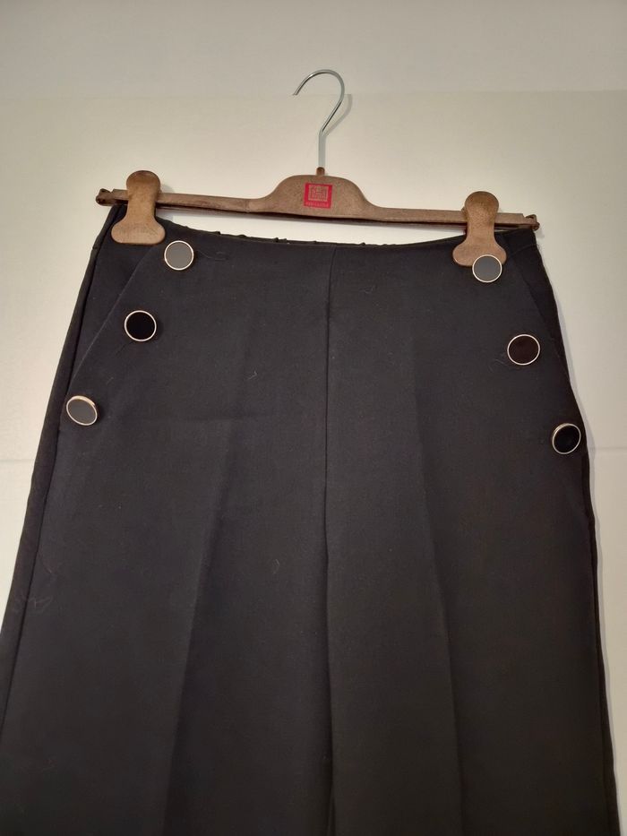 Pantalon jalbes larges a boutons dorés - photo numéro 2