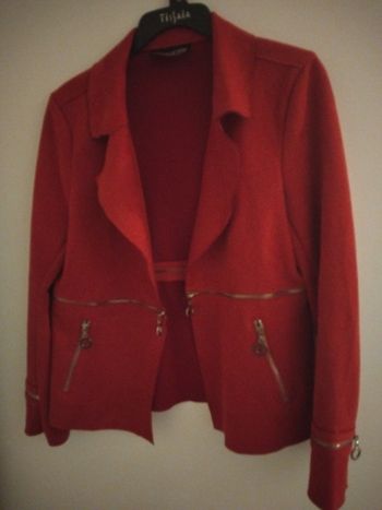 Veste rouge élégante style suédine zippée – taille M – état parfait 🔥