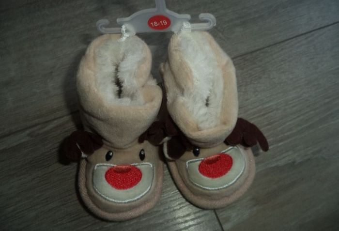 Chaussons neufs de Noel
