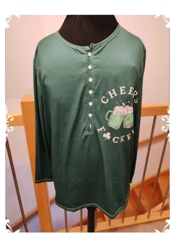 T-shirt cheers