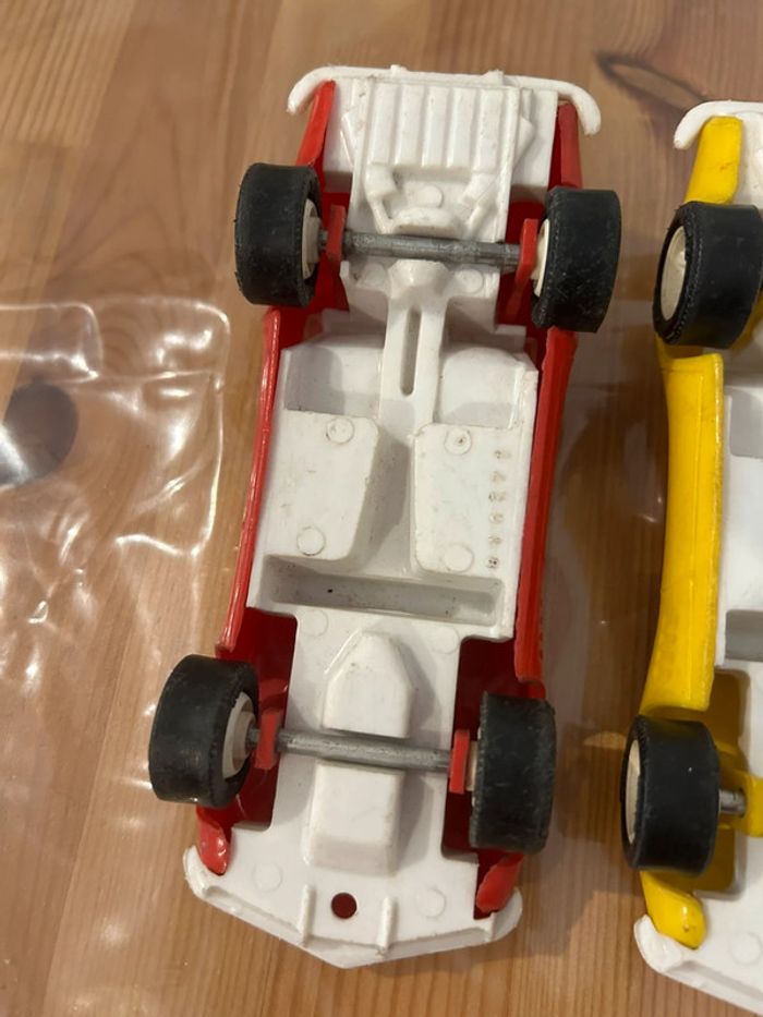 Lot de 2 anciennes chevrolets corvette Tonka en plastique  jaune et rouge 1/24 1970 - photo numéro 6