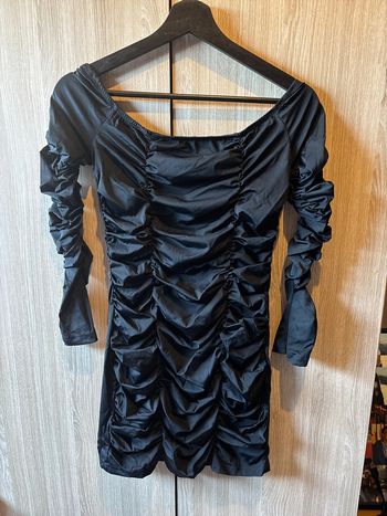 Robe noir courte et moulante Shein