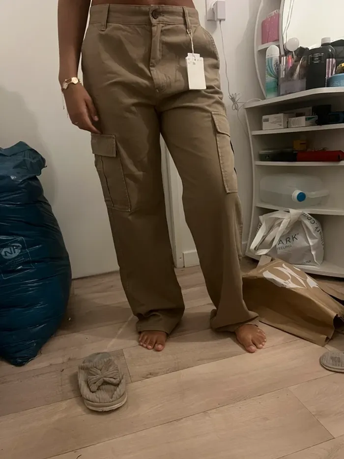 Cargo stradivarius beige taille 42 neuf avec étiquette - photo numéro 5