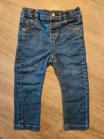 Jeans taille 18 mois 🌸