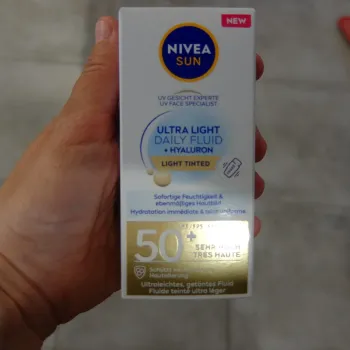Fluide UV Visage Nivéa teinte claire