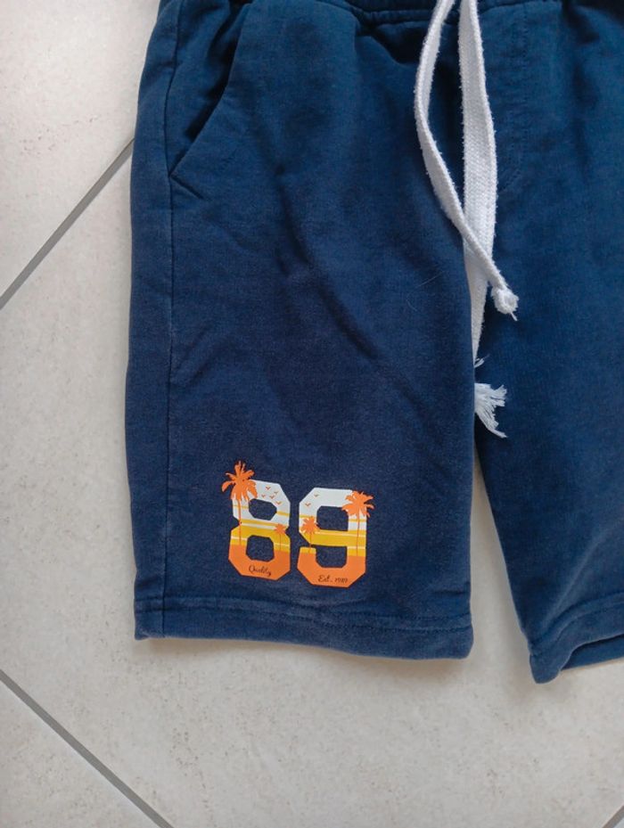 Short bermuda taille 8ans - photo numéro 3