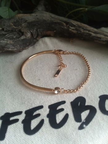 Bracelet en acier inoxydable doré et zircon