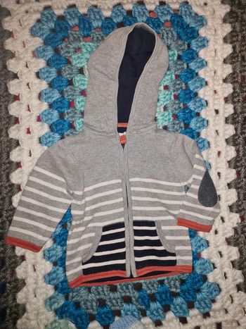 Gilet à capuche 6 mois